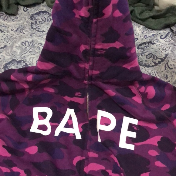 bape zip up hoodie